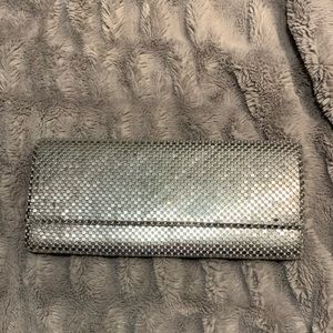 Metallic clutch / cross body